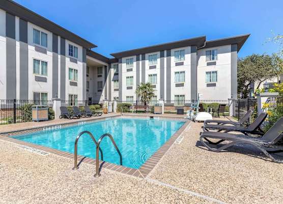 Best Western Medical Center North Inn & Suites Near Six Flags 1