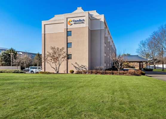 Comfort Inn & Suites Somerset - New Brunswick 1
