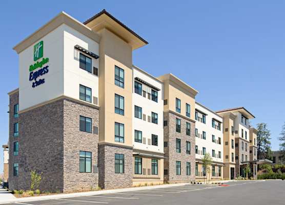 Holiday Inn Express & Suites VALENCIA - SANTA CLARITA by IHG 1