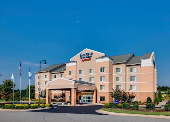 Fairfield Inn and Suites South Hill I-85 1