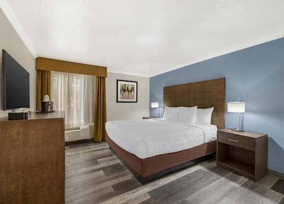 Best Western Airport Albuquerque InnSuites Hotel & Suites 1
