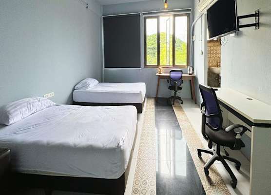Sukhum Huai Khwang Guest House 1