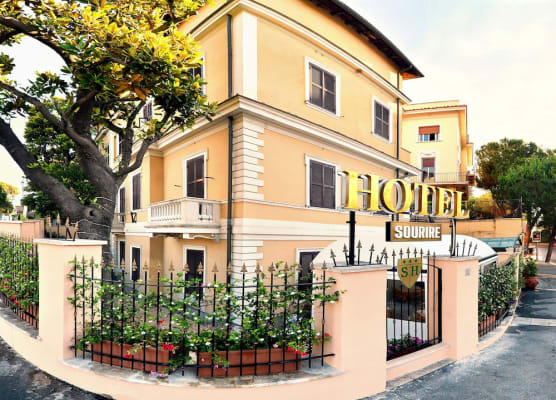 Sourire Hotel 1