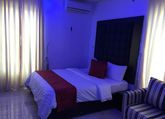 H3 Luxury Cottage 1