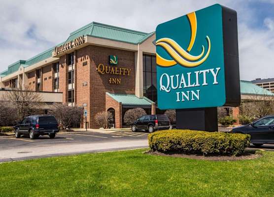 Quality Inn Schaumburg - Chicago near the Mall 1