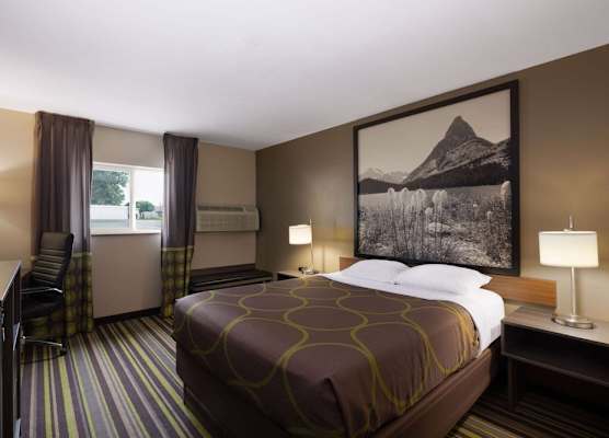 Super 8 by Wyndham Belgrade/Bozeman Airport 1
