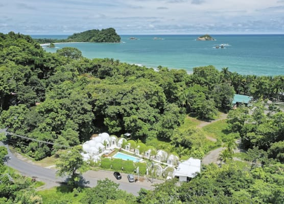 Igloo Beach Lodge 1