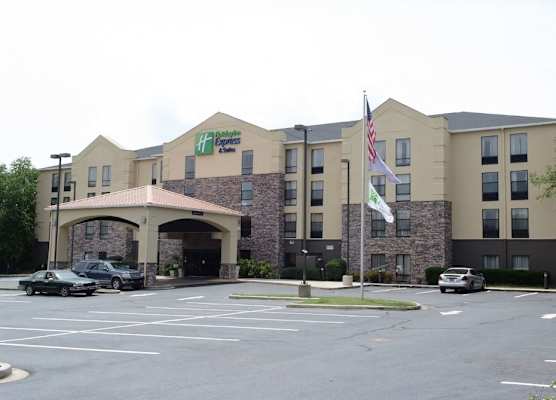 Holiday Inn Express & Suites BLYTHEWOOD by IHG 1