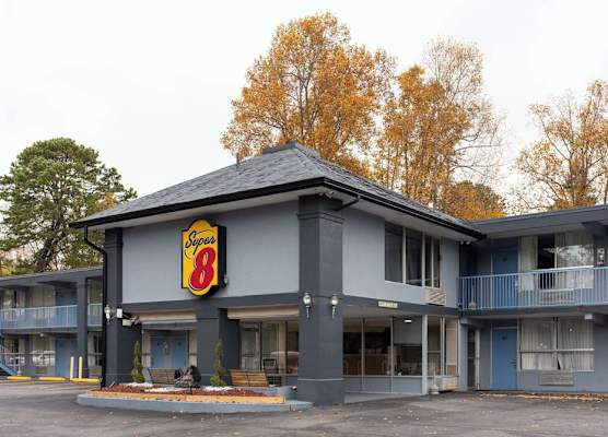 Super 8 by Wyndham Black Mountain Asheville East 1