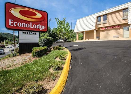 Econo Lodge Biltmore 1