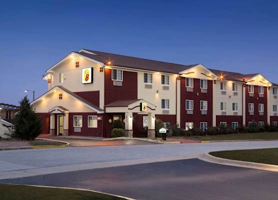 Super 8 by Wyndham Joplin 1