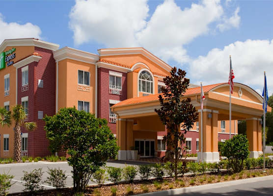 Holiday Inn Express & Suites BROOKSVILLE-I-75 by IHG 1