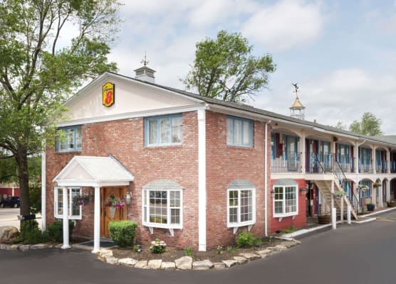 Super 8 by Wyndham Sturbridge 1