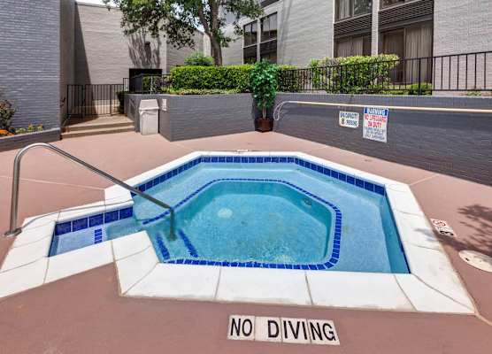 COMFORT INN & SUITES PLANO EAST 1