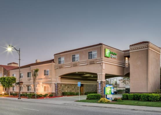 Holiday Inn Express & Suites SANTA CLARA by IHG 1