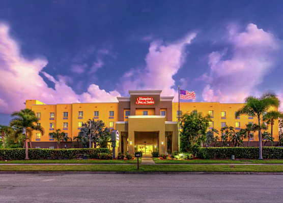 Hampton Inn & Suites Ft. Pierce 1