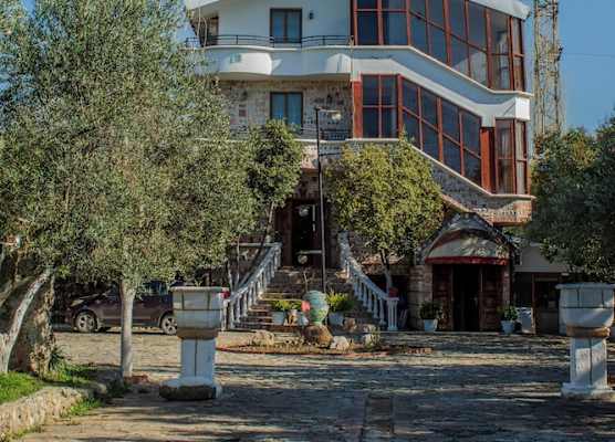 River Hotel 1