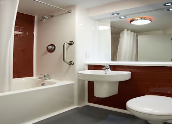 Travelodge Camberley Central 1