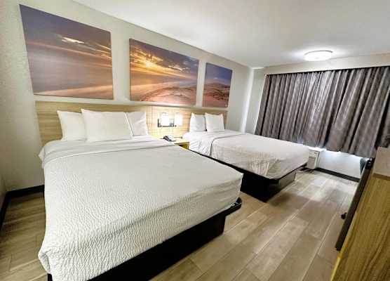 Days Inn by Wyndham Holland 1