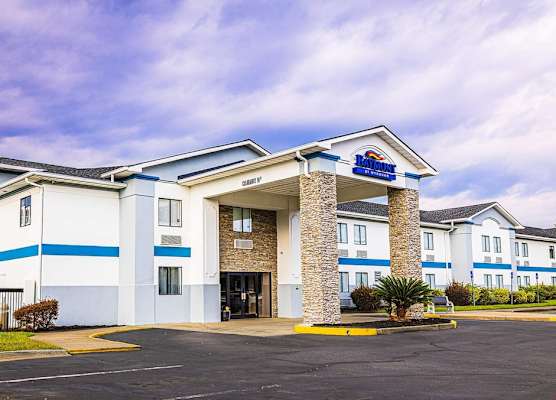 Baymont by Wyndham Port Wentworth 1