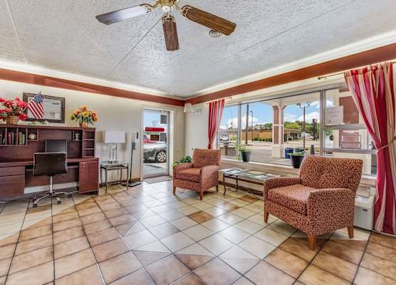 Econo Lodge Eden 1