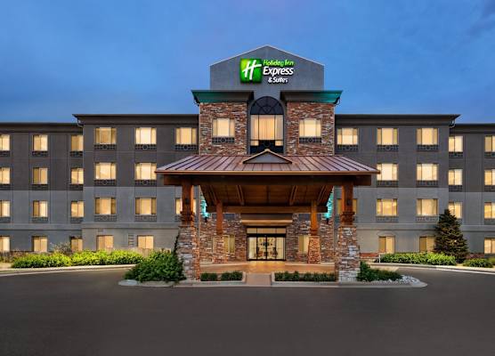 Holiday Inn Express & Suites DENVER AIRPORT by IHG 1