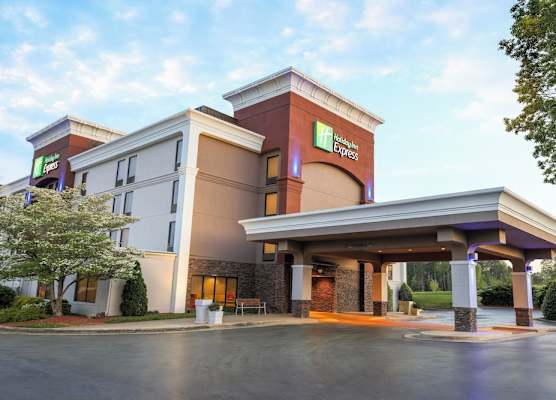 Holiday Inn Express BURLINGTON by IHG 1