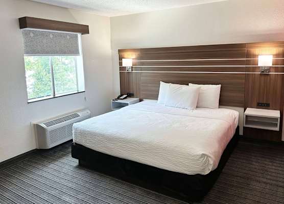Ramada by Wyndham Lithia Springs Atlanta 1
