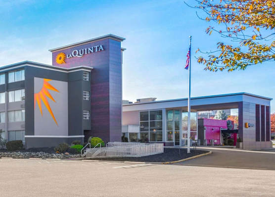 La Quinta by Wyndham Clifton/Rutherford 1
