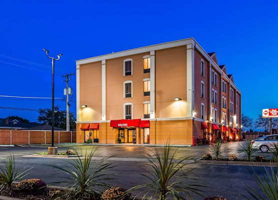 Best Western Plus O'hare International South Hotel 1