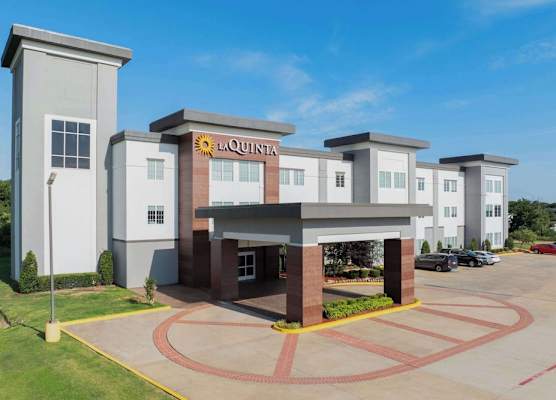 La Quinta by Wyndham Muskogee 1