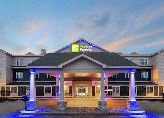 Holiday Inn Express & Suites FREEPORT - BRUNSWICK AREA by IHG 1