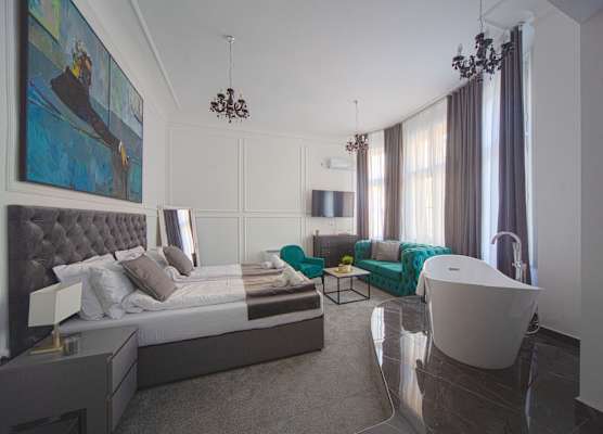 Kings Palace Suites 1