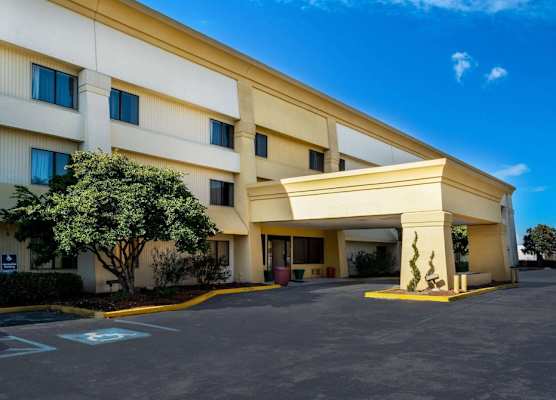 Baymont by Wyndham Meridian 1