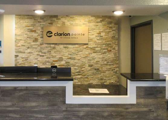 Clarion Pointe Evansville North 1