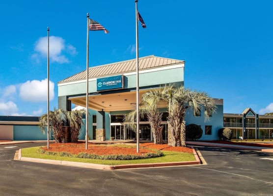 Clarion Inn & Suites Florence - Darlington 1