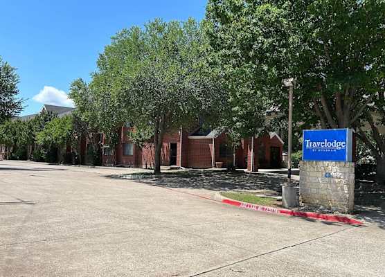 Travelodge by Wyndham Arlington/Dallas Area 1