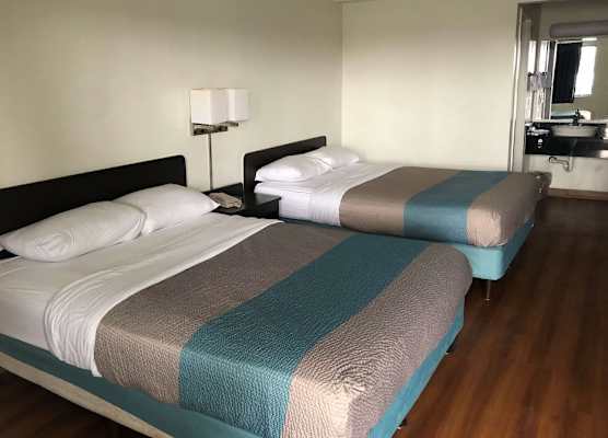 Days Inn by Wyndham Indianapolis South 1