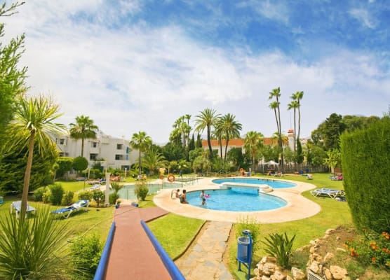 LUXURY 2-bed apartment with big terrace in aparthotel with outdoor pools in CALAHONDA 1