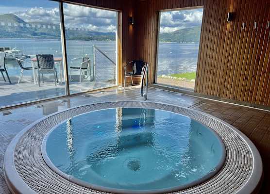 Holly Tree Hotel, Swimming Pool & Hot Tub 1
