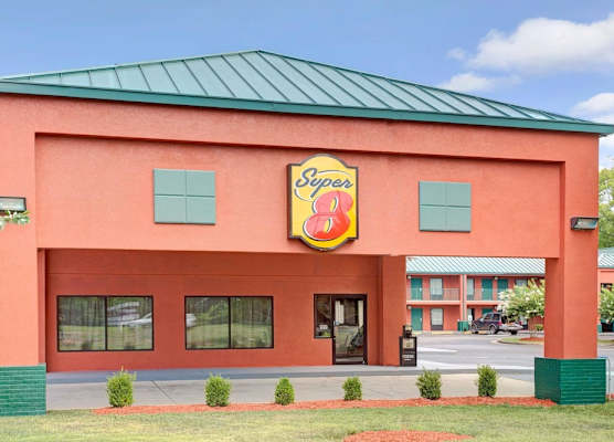 Super 8 by Wyndham Gainesville 1