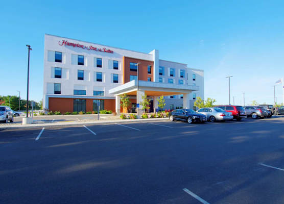 Hampton Inn & Suites Portland West 1