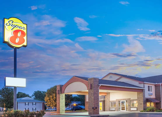 Super 8 by Wyndham Carthage 1