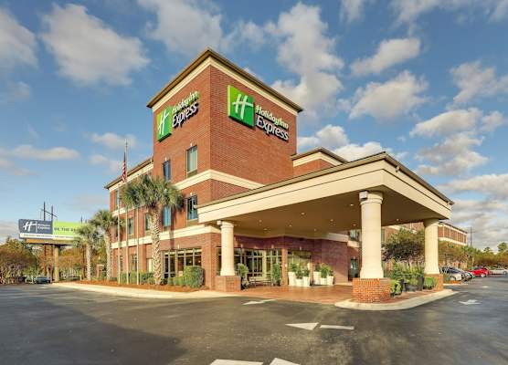 Holiday Inn Express LELAND - WILMINGTON AREA by IHG 1