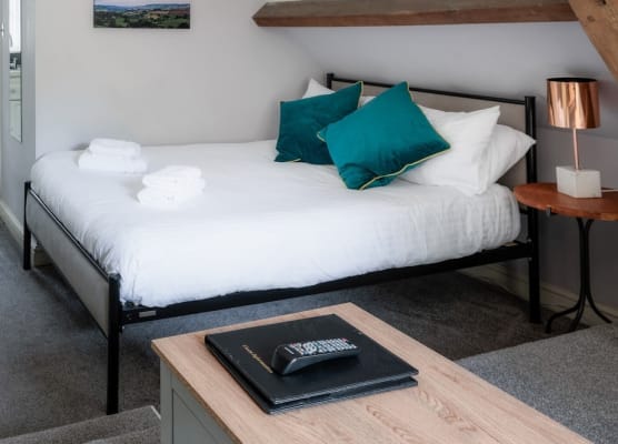 The Coach House Beautiful Georgian Apartment Wifi and Parking near Bath 1