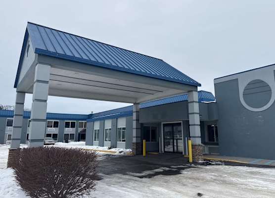 Days Inn & Suites by Wyndham Norton Shores Muskegon 1