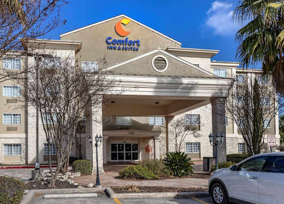 Comfort Inn & Suites Texas Hill Country 1