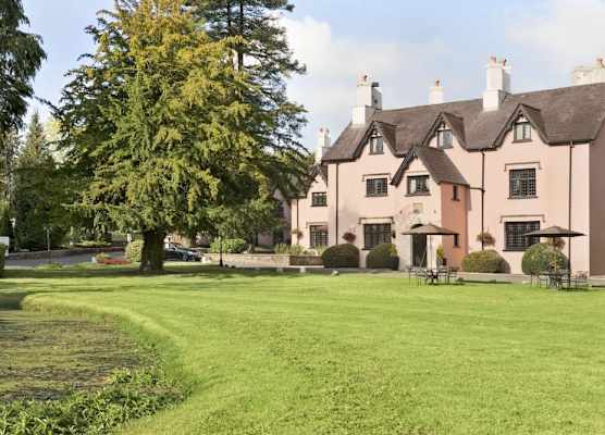 Cwrt Bleddyn Hotel & Spa 1