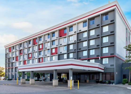 Best Western Plus Toronto Airport Hotel 1