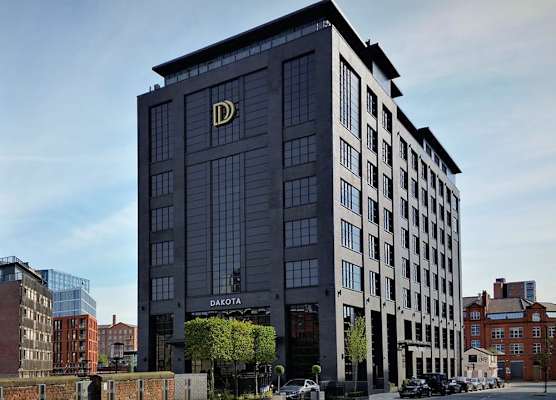 Dakota Manchester 1